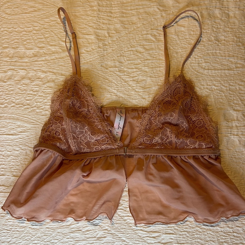 Elegant Lace Bralette in rosy blush pink